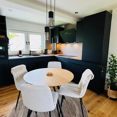 Klimatisierte Eifel-ferienwohnung 4pl2 Mechernich, Obergartzem, Satzvey - Nahe Krewelshof, Burg Satzvey & Phantasialand * Мехерних