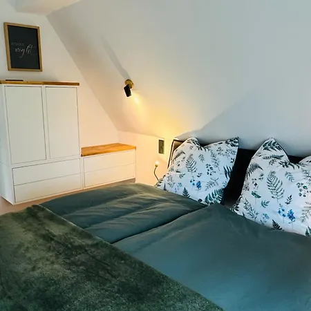 Klimatisierte Komfort-eifel-ferienwohnung Mechernich, Obergartzem, Satzvey - Nahe Krewelshof, Burg Satzvey & Phantasialand Apartmán Mechernich