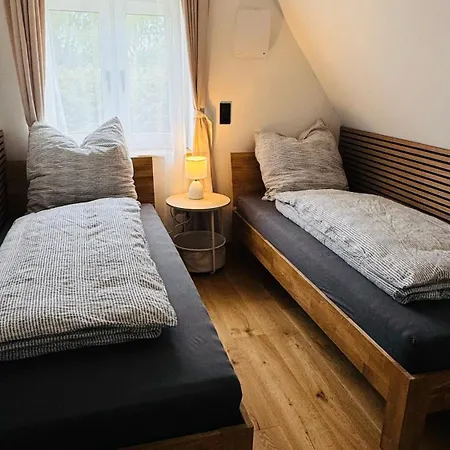 Klimatisierte Komfort-eifel-ferienwohnung Mechernich, Obergartzem, Satzvey - Nahe Krewelshof, Burg Satzvey & Phantasialand Apartmán